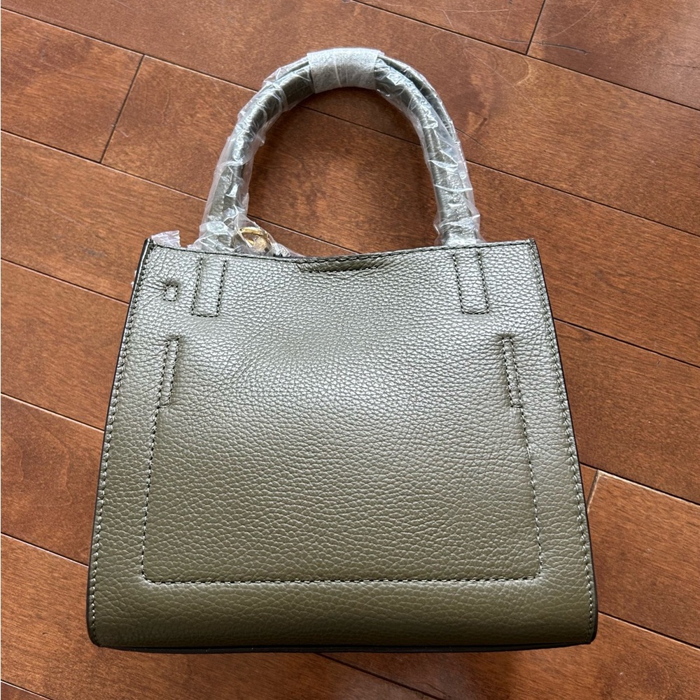 Elegant Olive Green Italian Leather Women's Handbag